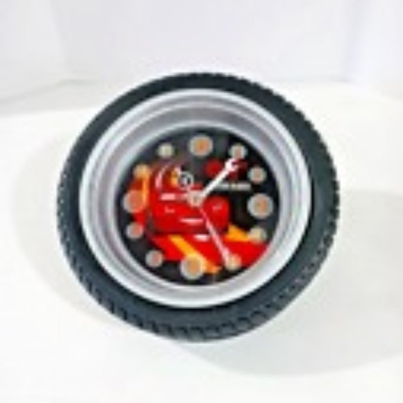 Rare Lightning McQueen CARS Disney Pixar 10" Tire Shaped Wall Clock Preowned - Picture 1 of 10